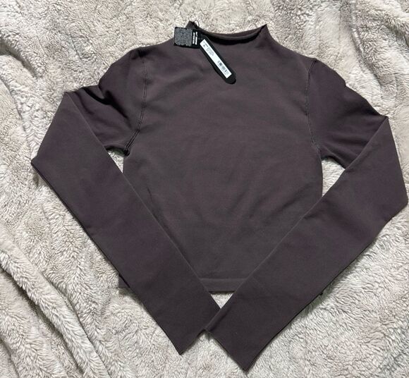 SKIMS Tops - Nike Skims vintage seamless mock neck crop top